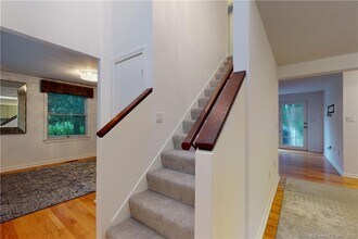 108 Weaver St in Greenwich, CT - Building Photo - Building Photo