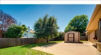 2304 Hollybush Ln in Bedford, TX - Building Photo - Building Photo