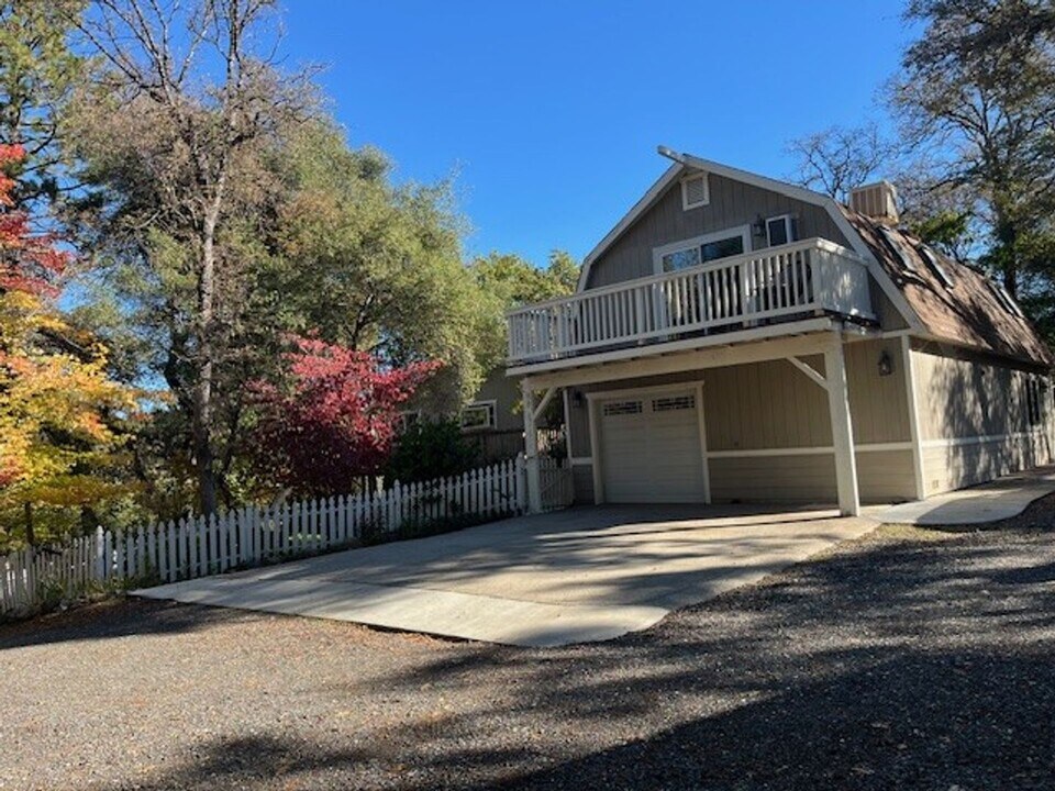 13787 Lost Trail in Rough And Ready, CA - Building Photo