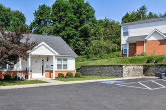 Alexander Yard in New Lexington, OH - Building Photo - Building Photo