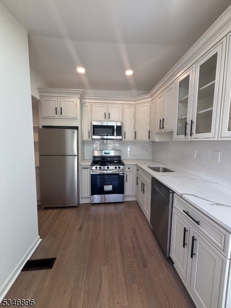 7 Pine St in Jefferson, NJ - Building Photo