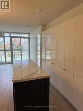 15 Iceboat Terr in Toronto, ON - Building Photo - Building Photo