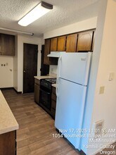 1054 SE Willow St in McMinnville, OR - Building Photo - Building Photo