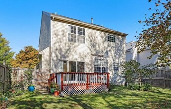 8602 Woodland Walk in North Charleston, SC - Foto de edificio - Building Photo