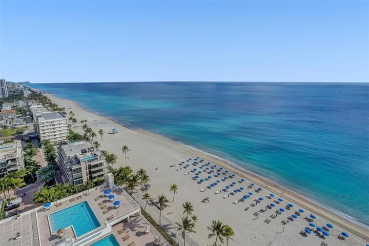 2101 S Ocean Dr, Unit 302 in Hollywood, FL - Building Photo