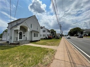 55 E Cedar St in Newington, CT - Building Photo - Building Photo