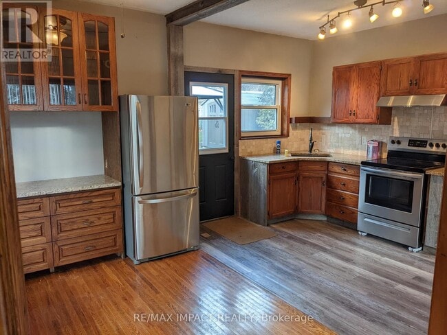 property at 806 Stone St