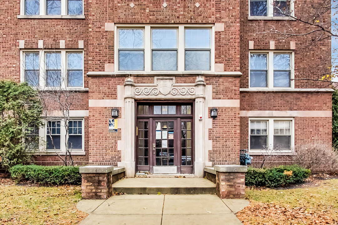 Pleasant Court in Oak Park, IL - Foto de edificio