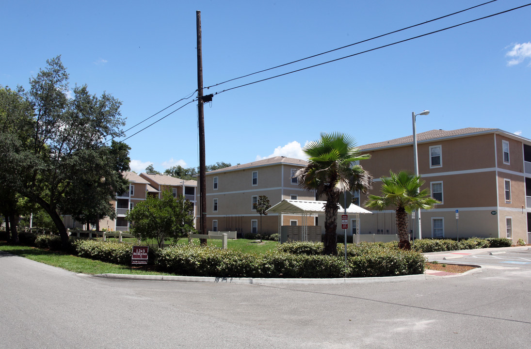 Kain Palms Apartments in Tampa, FL - Building Photo