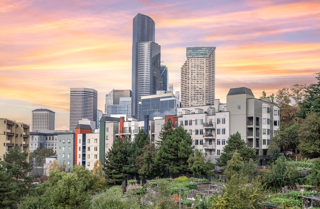 Metropolitan Park in Seattle, WA - Building Photo