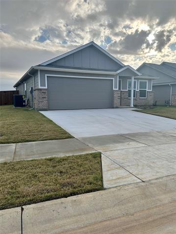 11308 Rodeo Dr in Providence Village, TX - Foto de edificio - Building Photo