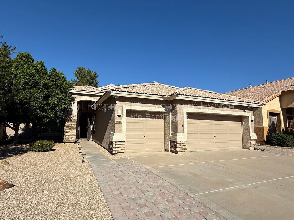 4048 E Aspen Way in Gilbert, AZ - Building Photo