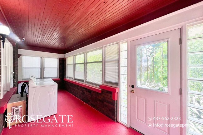 Spacious 4 Bed 3 Bath Semi-Detached Home i in London, ON - Building Photo - Building Photo