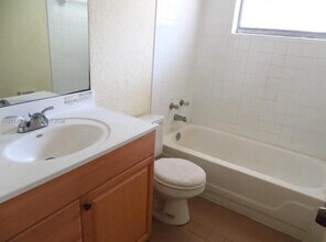 3700 Riverside Dr in Coral Springs, FL - Building Photo - Building Photo