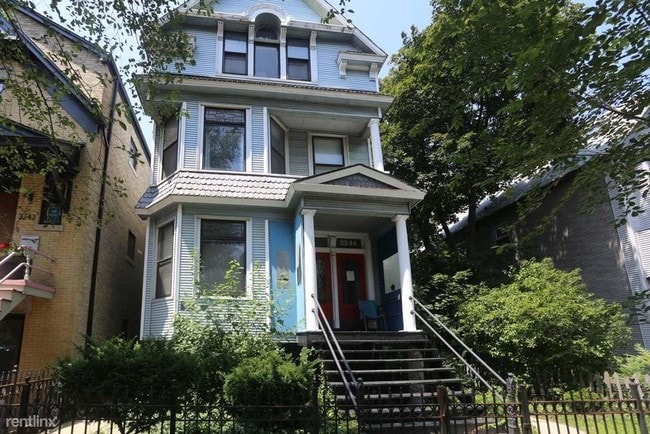 property at 3244 N Lakewood Ave
