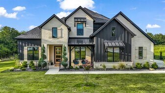 141 Lakeside Dr in Lipan, TX - Building Photo