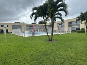3212 Strawflower Way in Greenacres, FL - Building Photo - Building Photo