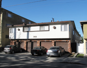 343 Newport Ave in Long Beach, CA - Foto de edificio - Building Photo