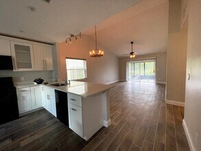 8310 Cascade Oaks Dr in Orlando, FL - Building Photo - Building Photo