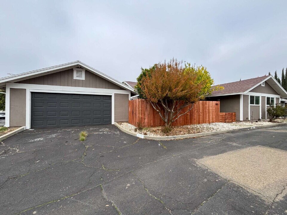 1821 Alicante Ct in Concord, CA - Building Photo