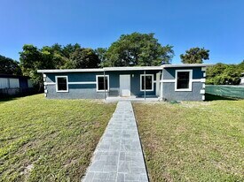 15920 Bunche Park School Dr in Miami Gardens, FL - Building Photo