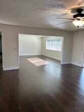 347 Woodcliff Dr in Redding, CA - Building Photo - Building Photo