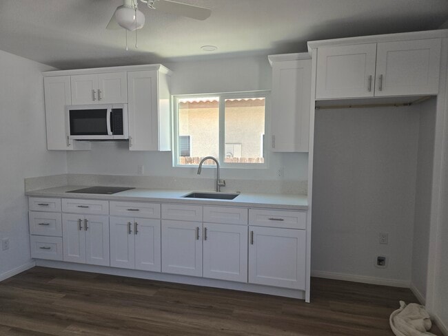 53660 Avenida Herrera, Unit B in La Quinta, CA - Building Photo - Building Photo