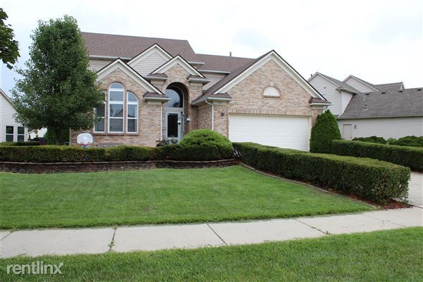5531 Redbud Ct in Ypsilanti, MI - Building Photo