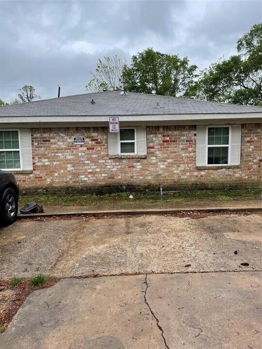 9324 Nyssa St in Houston, TX - Building Photo