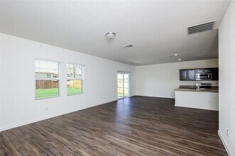 505 Canoe Way in Crowley, TX - Building Photo - Building Photo