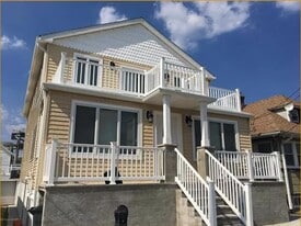 34 Blaine Ave, Unit #2 in Seaside Heights, NJ - Building Photo