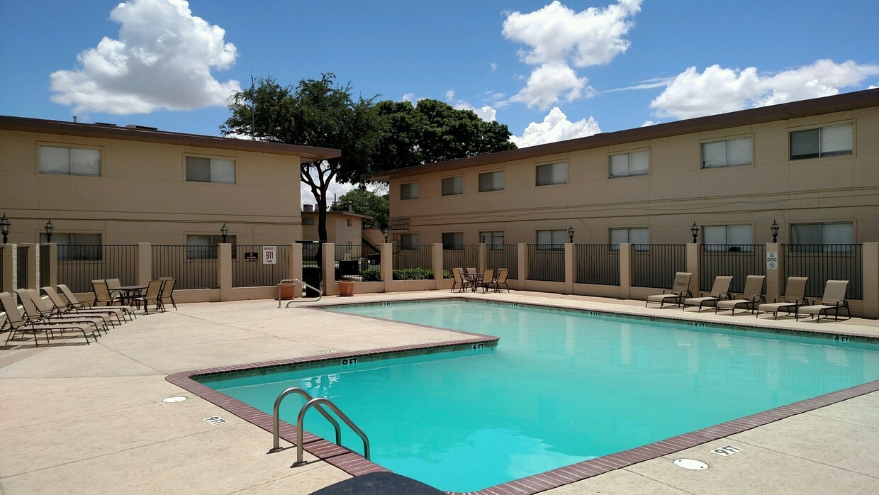 The Landing at Pinewood Park in Lubbock, TX - Foto de edificio