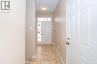322 Applecross Crescent in Ottawa, ON - Building Photo - Building Photo