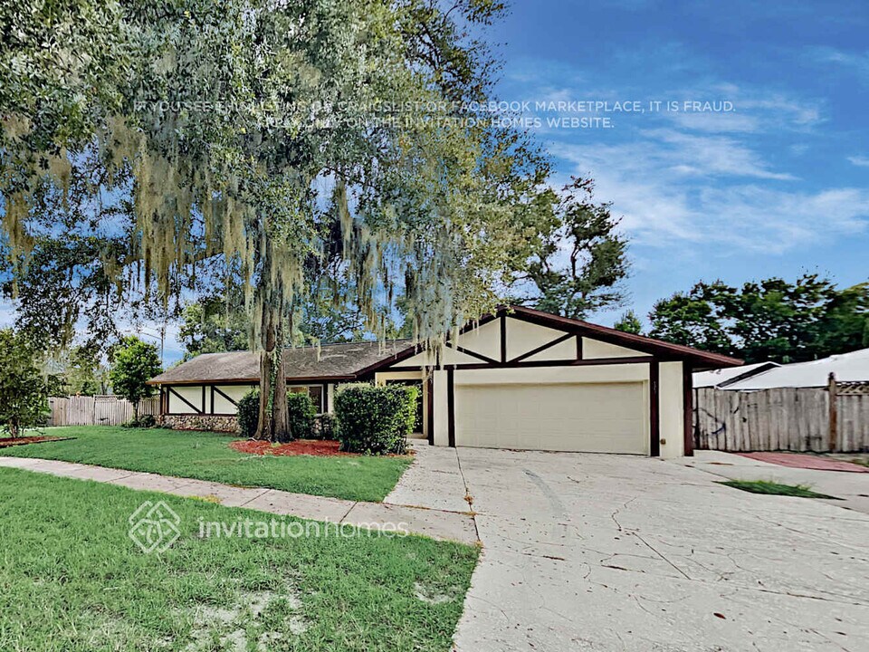 2303 Wekiva Ridge Rd in Apopka, FL - Building Photo