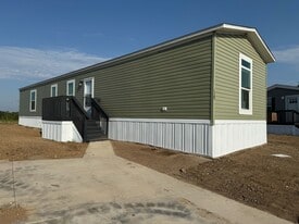 139 Ponderosa Way in Sanger, TX - Building Photo