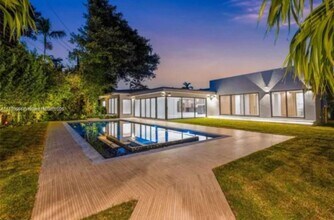 223 Shore Dr S in Miami, FL - Building Photo - Building Photo