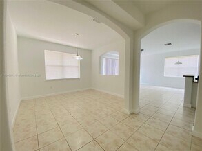 11005 NW 87th St in Doral, FL - Building Photo - Building Photo