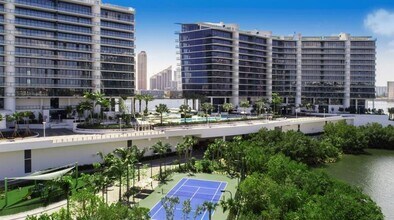 5500 Island Estates Dr in Aventura, FL - Foto de edificio - Building Photo