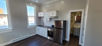118 1/2 E Sandusky St, Unit 3 in Findlay, OH - Building Photo