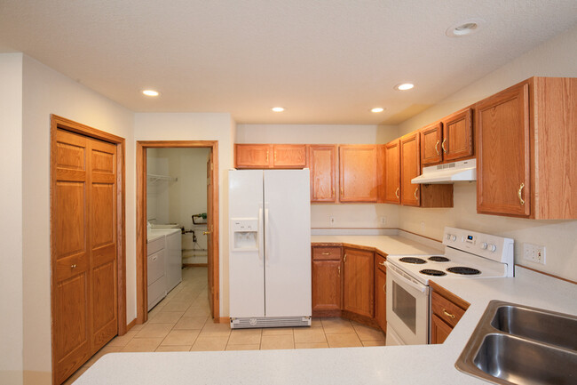 411 Sarah Cir in Baldwin, WI - Building Photo - Building Photo
