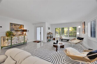 1117 Alberca St in Coral Gables, FL - Building Photo - Building Photo