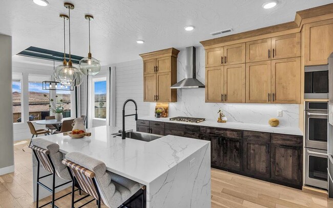 5729 S Cardinal Wing Dr in Saint George, UT - Building Photo - Building Photo