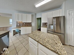 1427 Susan Ln in Carrollton, TX - Building Photo - Building Photo