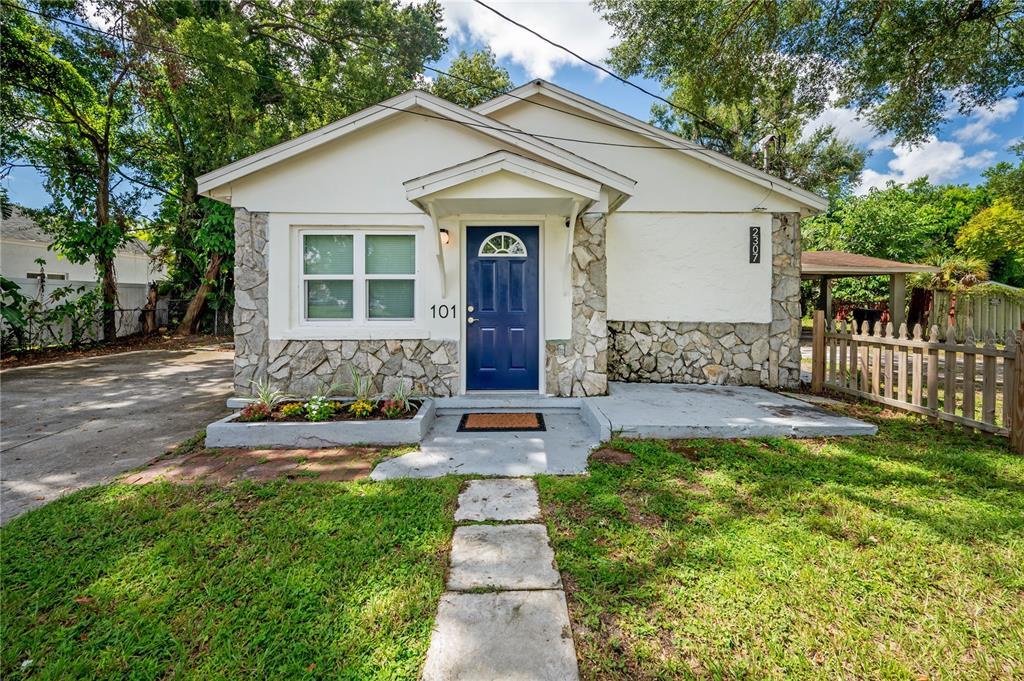 2307 E Osborne Ave in Tampa, FL - Building Photo