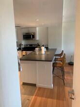 294 Harvard St, Unit 906 in Cambridge, MA - Foto de edificio - Building Photo