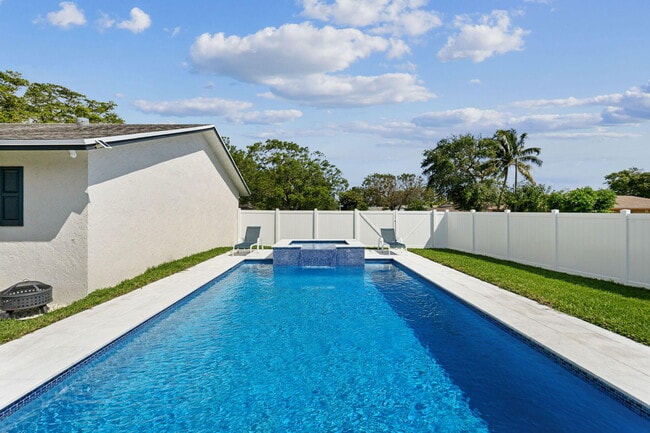 510 Kingbird Cir in Delray Beach, FL - Building Photo - Building Photo