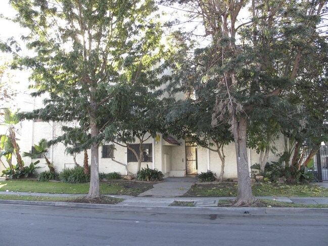 80th Street Apartments in Los Angeles, CA - Foto de edificio - Building Photo