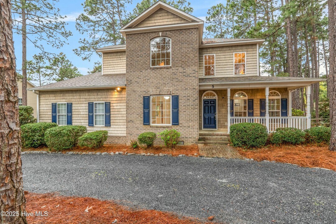 5 Catalpa Ln N in Pinehurst, NC - Building Photo
