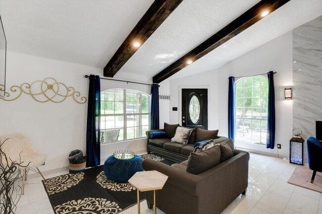 624 Apache Trail in Tool, TX - Foto de edificio - Building Photo