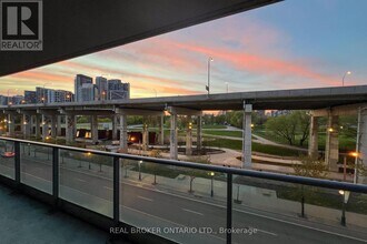 209-209 Fort York Blvd in Toronto, ON - Building Photo - Building Photo
